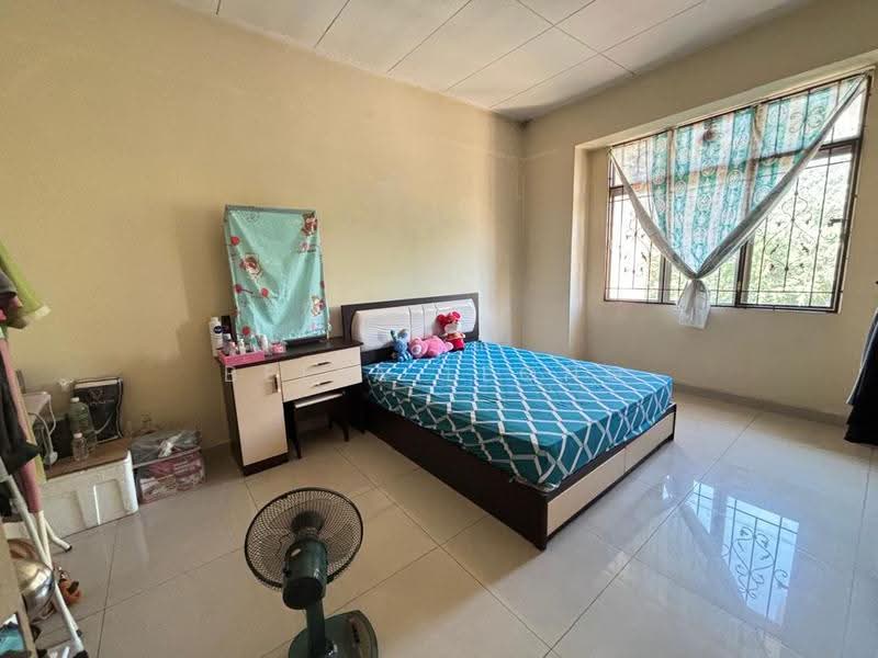 Rumah Teres untuk Dijual di Taman Tun Perak (Rawang) - Bella Leong - Bedroom - PropertyGuru.com.my