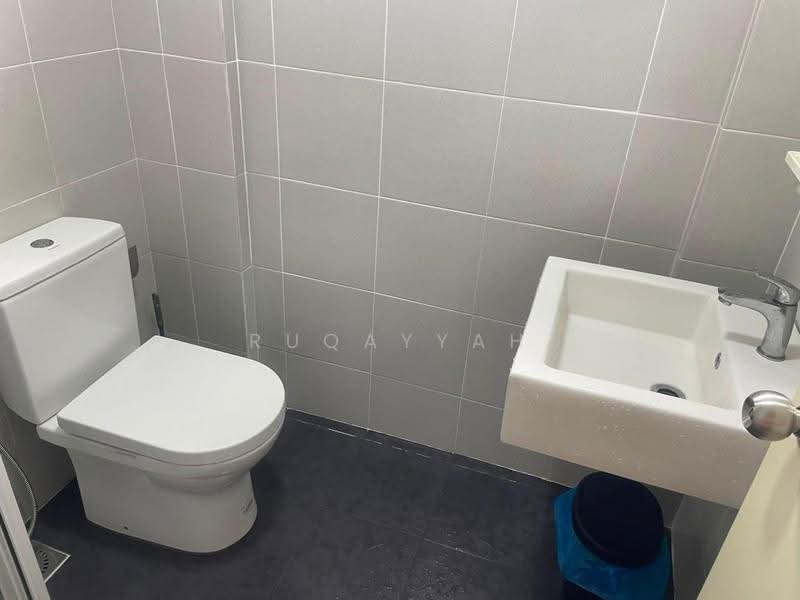 Kediaman Servis untuk Disewa di Cerrado Residence @ Southville City - Ruqayyah Hashim - Bathroom - PropertyGuru.com.my