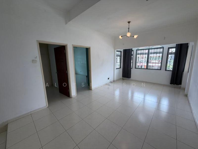 Rumah Teres 2-Tingkat untuk Disewa di Permas Jaya (Johor) - Aloysius Son - Living Room - PropertyGuru.com.my