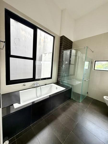 Rumah Berkembar untuk Disewa di East Ledang (Iskandar Puteri (Nusajaya)) - Kinki Teow - Bathroom - PropertyGuru.com.my