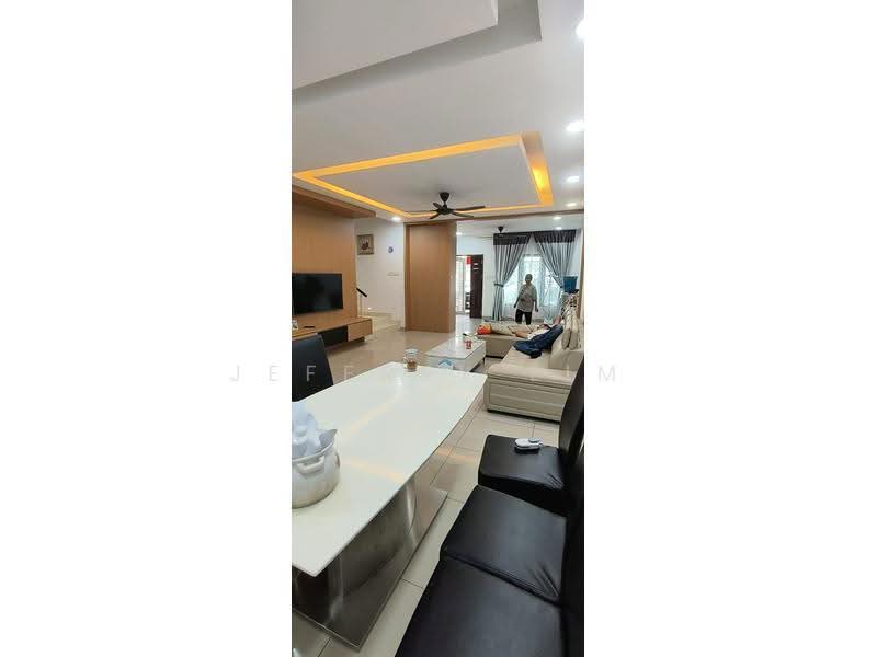 2-storey Terraced House for Sale in Johor Bahru (Johor) - Jeffrey Lim - Living Room - PropertyGuru.com.my