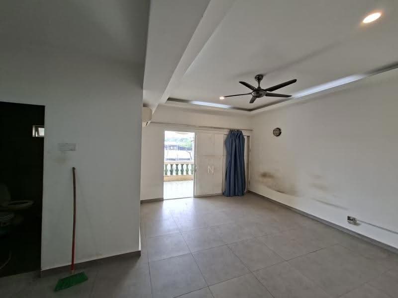 2-storey Terraced House for Rent in Taman Wahyu (Batu Caves) - Ken Lai - Living Room - PropertyGuru.com.my
