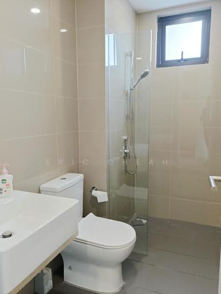 Kediaman Servis untuk Dijual di Aster Green - Eric Cheah - Bathroom - PropertyGuru.com.my