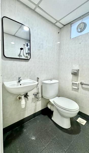 Pangsapuri untuk Disewa di The Ocean View (Bandar Sri Pinang) - Gan Chun Kai - Bathroom - PropertyGuru.com.my