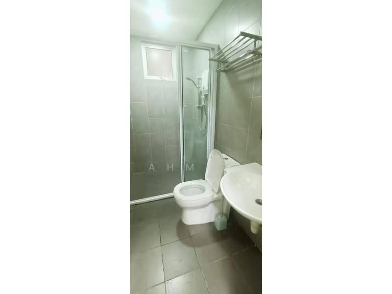 Kediaman Servis untuk Dijual di Savanna Executive Suite @ Southville City - Ahmad Muslim - Bathroom - PropertyGuru.com.my
