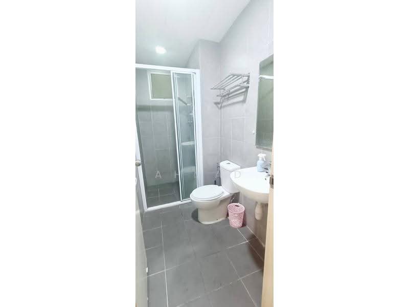 Kediaman Servis untuk Dijual di Savanna Executive Suite @ Southville City - Ahmad Muslim - Bathroom - PropertyGuru.com.my