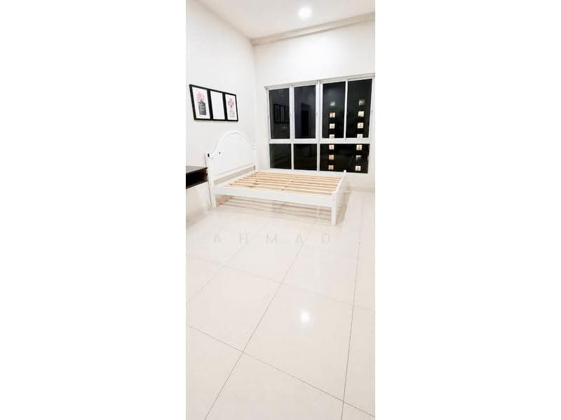 Kediaman Servis untuk Dijual di Savanna Executive Suite @ Southville City - Ahmad Muslim - Bedroom - PropertyGuru.com.my