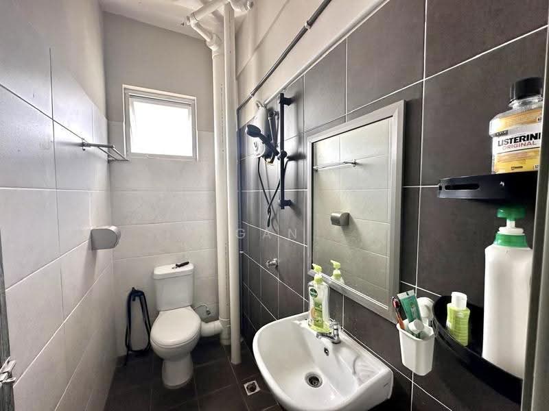 Pangsapuri untuk Disewa di The Rise Collection 3 - Gan Chun Kai - Bathroom - PropertyGuru.com.my