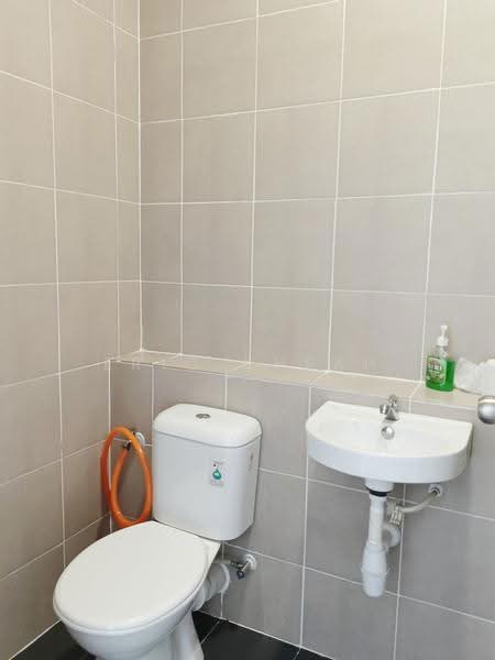 Apartment for Sale at Seri Topaz - Eric Cheah - Bathroom - PropertyGuru.com.my