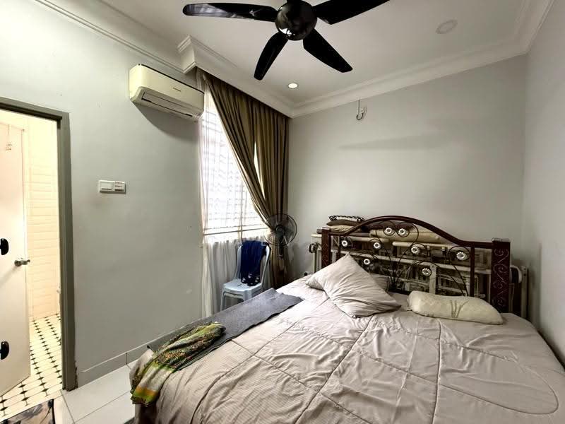 Rumah Teres 2-Tingkat untuk Dijual di Mutiara Rini (Skudai) - Calvin Lee - PropertyGuru.com.my