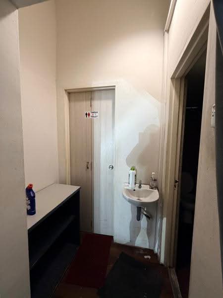 Kedai untuk Disewa di Taman Molek (Johor Bahru) - Ian Chua - Bathroom - PropertyGuru.com.my