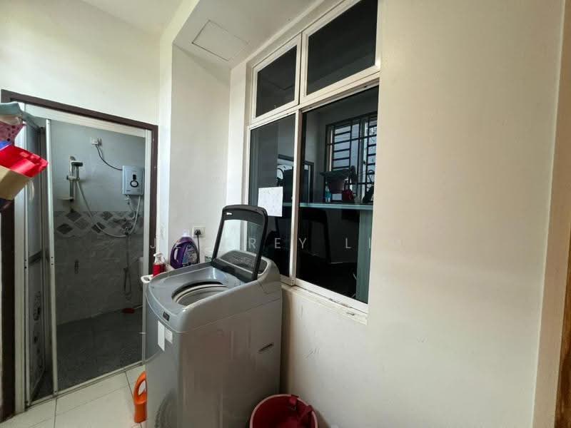 2-storey Terraced House for Sale in Taman Lagenda Putra (Kulai) - Jeffrey Lim - Bathroom - PropertyGuru.com.my