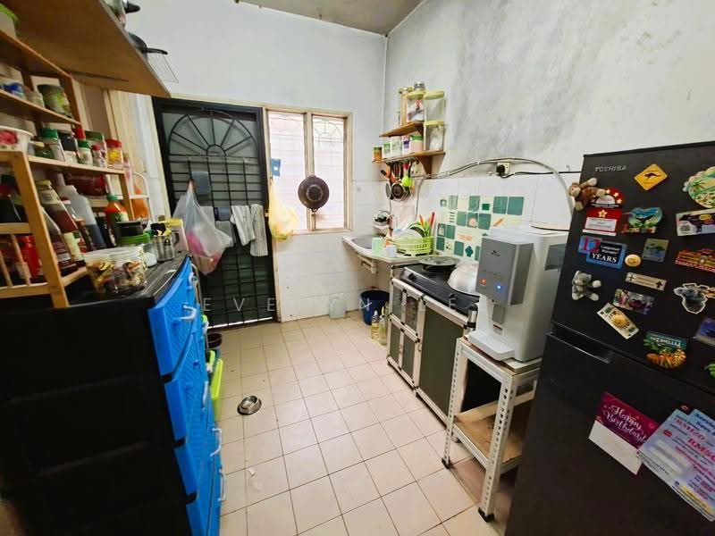 Rumah Teres 2-Tingkat untuk Dijual di Saujana Damansara (Damansara Damai) - Evelyn Lee - Kitchen - PropertyGuru.com.my