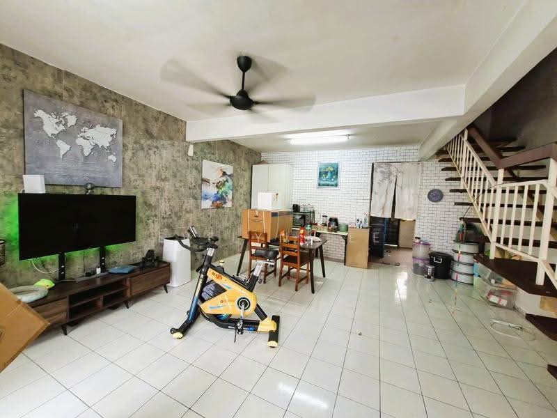 Rumah Teres 2-Tingkat untuk Dijual di Saujana Damansara (Damansara Damai) - Evelyn Lee - Living Room - PropertyGuru.com.my