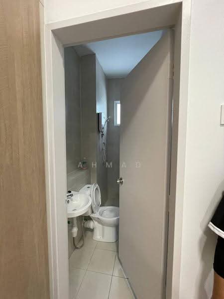 Kondominium untuk Disewa di Residensi Adelia 4 - Ahmad Muslim - Bathroom - PropertyGuru.com.my