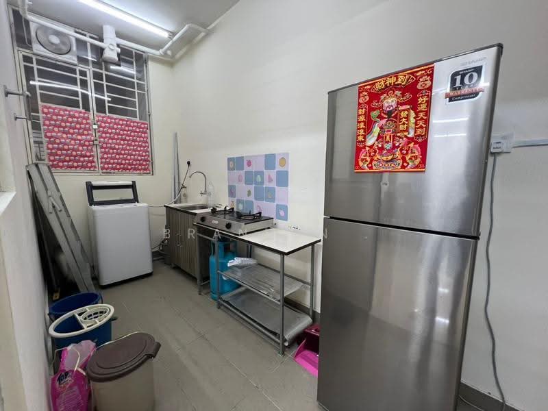 Service Residence for Rent at Platinum Lake PV 21 - Brandon . - Kitchen - PropertyGuru.com.my