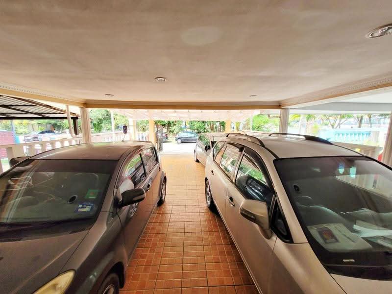 Rumah Teres 2-Tingkat untuk Dijual di Kota Damansara (Selangor) - Farah Rasul - Car Park - PropertyGuru.com.my