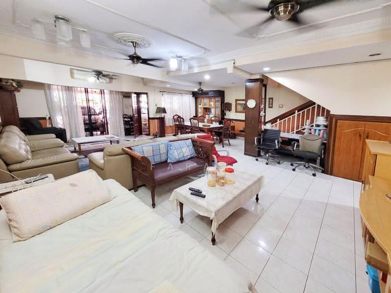 Rumah Teres 2-Tingkat untuk Dijual di Kota Damansara (Selangor) - Farah Rasul - Living Room - PropertyGuru.com.my