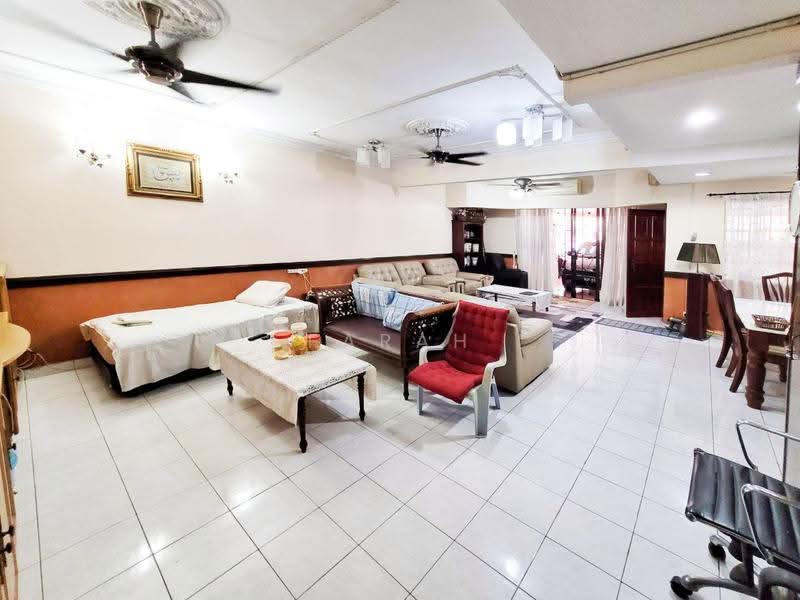 Rumah Teres 2-Tingkat untuk Dijual di Kota Damansara (Selangor) - Farah Rasul - Living Room - PropertyGuru.com.my