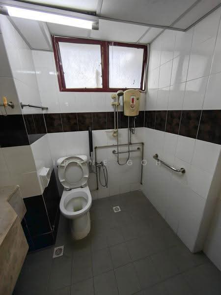 Kondominium untuk Dijual di Marina Bay Condominium - Irene Goh - Bathroom - PropertyGuru.com.my