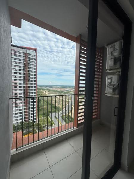 Kediaman Servis untuk Disewa di The Amber Residence @ TwentyFive.7 - John Tee - Balcony - PropertyGuru.com.my