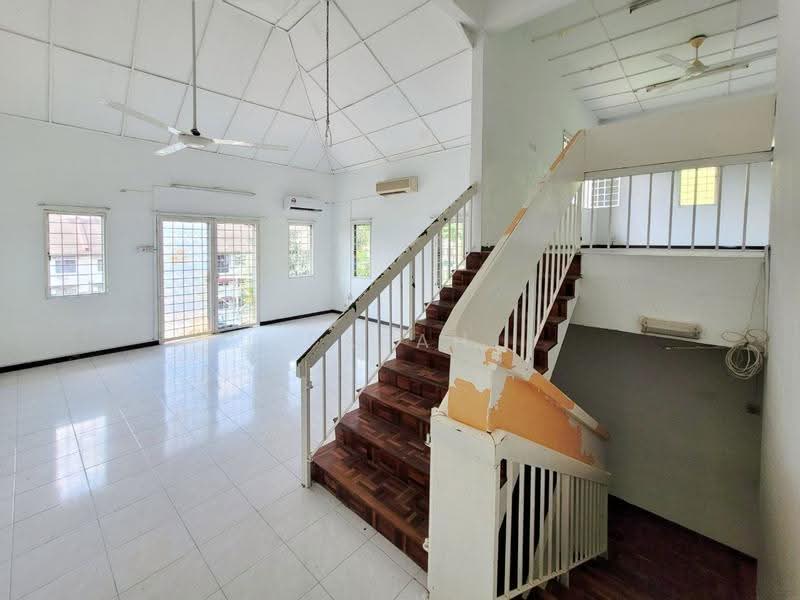 Rumah Berkembar untuk Dijual di Ampang Jaya (Ampang) - Farah Rasul - Living Room - PropertyGuru.com.my