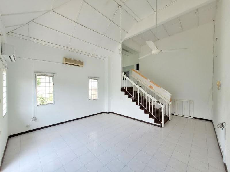 Rumah Berkembar untuk Dijual di Ampang Jaya (Ampang) - Farah Rasul - Living Room - PropertyGuru.com.my