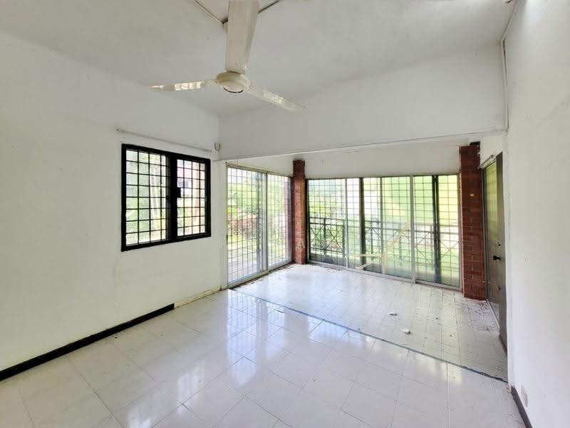 Rumah Berkembar untuk Dijual di Ampang Jaya (Ampang) - Farah Rasul - Living Room - PropertyGuru.com.my