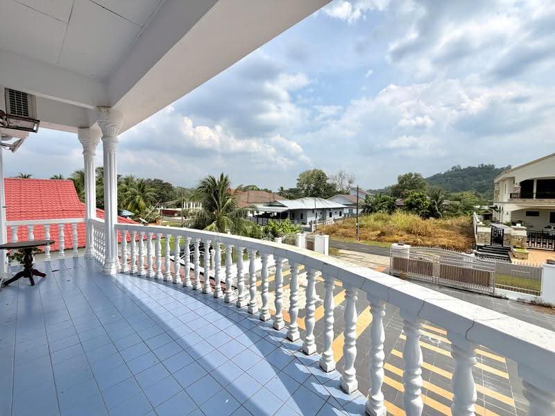 Bungalow House for Sale in Kuala Kubu Bharu (Selangor) - AIMAN ZUHDI - Balcony - PropertyGuru.com.my