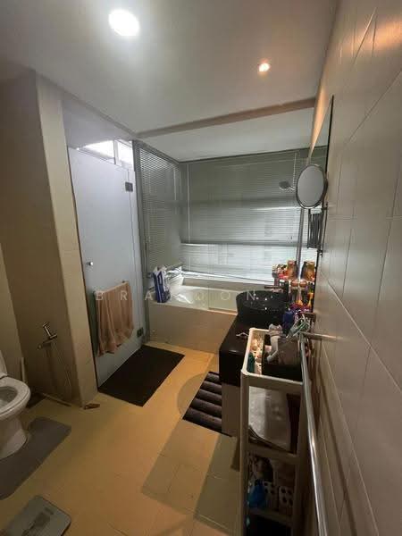 Condominium for Sale at Riana Green East - Brandon . - Bathroom - PropertyGuru.com.my