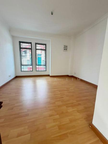 Semi-Detached House for Sale in Taman Mount Austin (Tebrau) - Alicia Lim - Bed Room - PropertyGuru.com.my