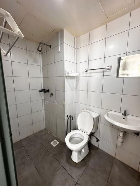 Kediaman Servis untuk Dijual di The Stone - Darren Lye - Bathroom - PropertyGuru.com.my