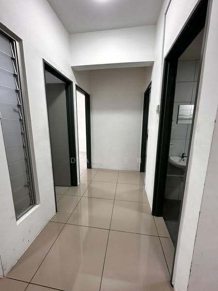 Kediaman Servis untuk Dijual di The Stone - Darren Lye - Corridor - PropertyGuru.com.my