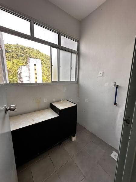 Kediaman Servis untuk Disewa di The Stone - Darren Lye - Balcony - PropertyGuru.com.my
