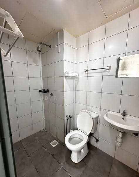 Kediaman Servis untuk Disewa di The Stone - Darren Lye - Bathroom - PropertyGuru.com.my