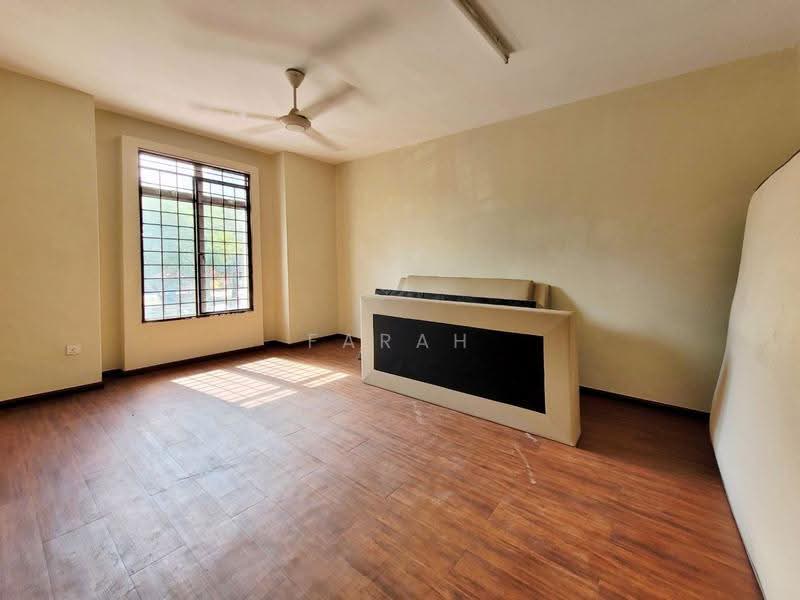 Rumah Teres 2-Tingkat untuk Dijual di Saujana Damansara (Damansara Damai) - Farah Rasul - PropertyGuru.com.my