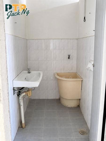 Shop / Office untuk Disewa di Taman Samagagah (Permatang Pauh) - Jack Ng - Bathroom - PropertyGuru.com.my