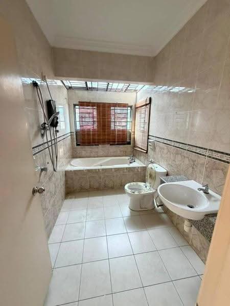 Semi-Detached House for Sale in Tebrau (Johor) - Wenting Lee - Bathroom - PropertyGuru.com.my