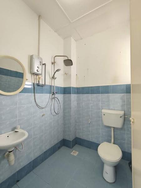 Rumah Teres 2-Tingkat untuk Disewa di Taman Langat Utama, Bukit Changgang (Banting) - FAIZ REZA - Bathroom - PropertyGuru.com.my