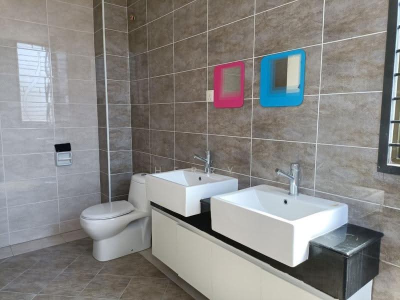 Bungalow House untuk Dijual di Taman Laguna (Johor Bahru) - Herry Goh - Bathroom - PropertyGuru.com.my
