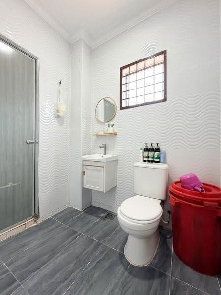 2-storey Terraced House for Sale in Taman Universiti (Bangi) - Rushdan Sahar - Bathroom - PropertyGuru.com.my