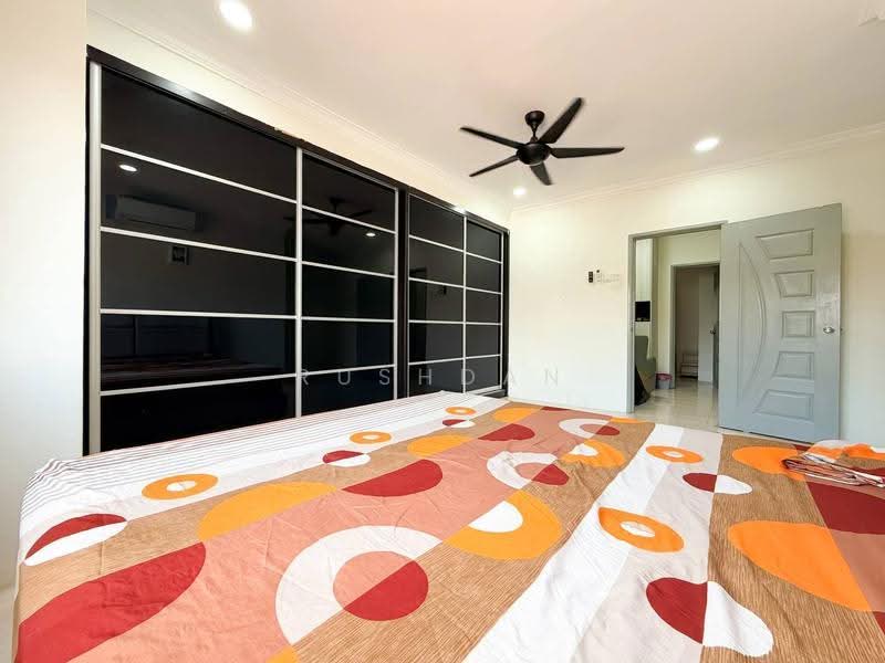 2-storey Terraced House for Sale in Taman Universiti (Bangi) - Rushdan Sahar - Bedroom - PropertyGuru.com.my