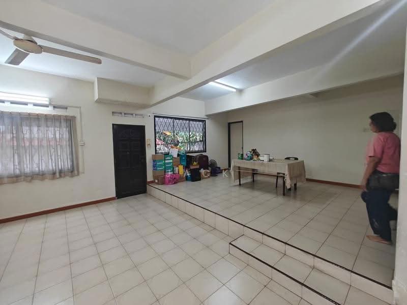 Semi-Detached House for Rent in Taman Stulang Laut (Johor Bahru) - Jack Chai - Living Room - PropertyGuru.com.my