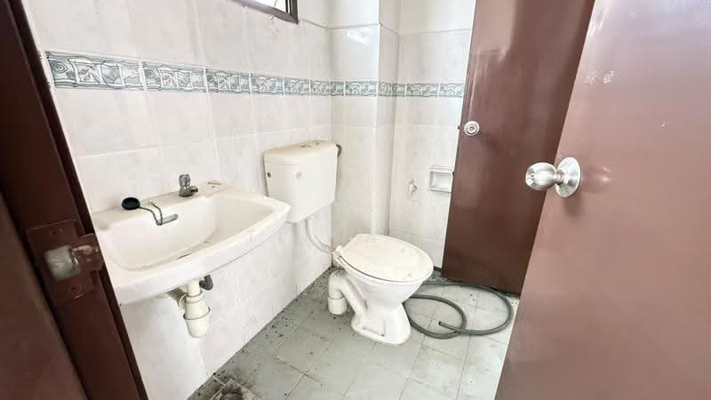 Rumah Teres 2-Tingkat untuk Dijual di Alam Perdana (Puncak Alam) - Tiffany Yang - Bathroom - PropertyGuru.com.my
