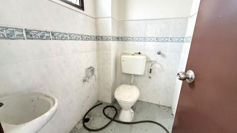 Rumah Teres 2-Tingkat untuk Dijual di Alam Perdana (Puncak Alam) - Tiffany Yang - Bathroom - PropertyGuru.com.my