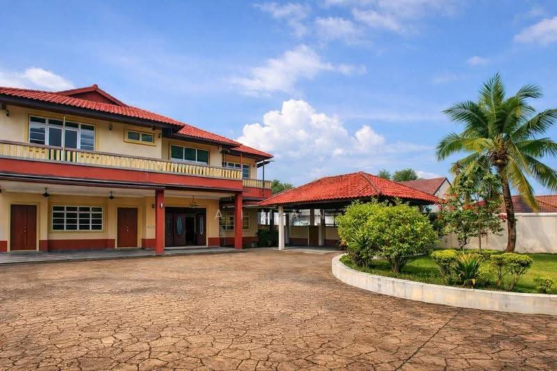 Bungalow House for Sale in Country Heights (Kajang) - AIMAN ZUHDI - Exterior - PropertyGuru.com.my