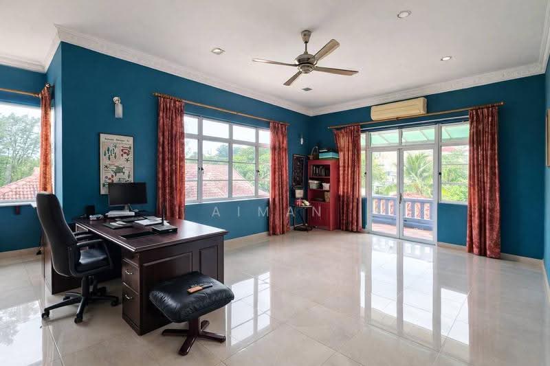 Bungalow House for Sale in Country Heights (Kajang) - AIMAN ZUHDI - Study - PropertyGuru.com.my