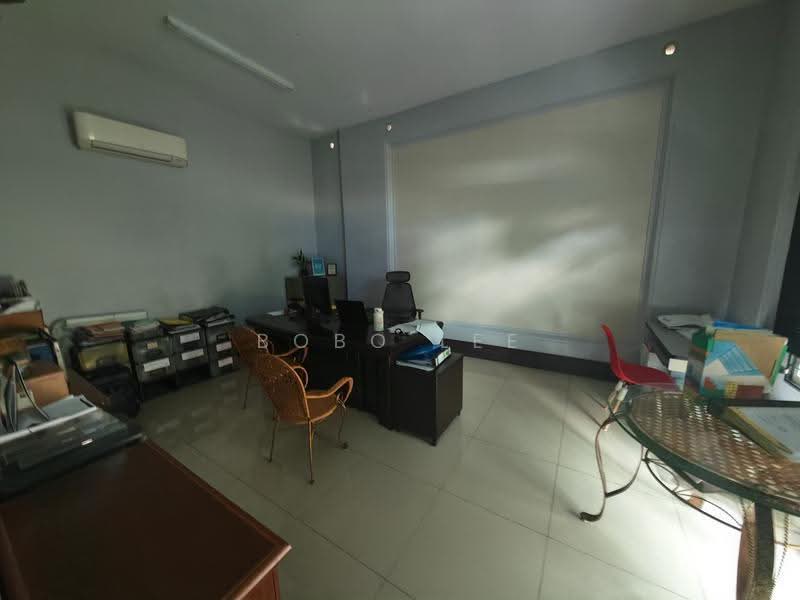 Bungalow House for Sale in Jalan Klang Lama (Old Klang Road) (Kuala Lumpur) - Bobo Lee - Study - PropertyGuru.com.my
