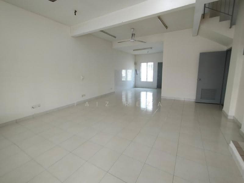 Rumah Teres 2-Tingkat untuk Dijual di Nilai Impian (Nilai) - FAIZ REZA - Living Room - PropertyGuru.com.my