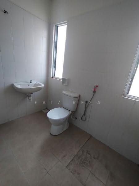 Rumah Teres 2-Tingkat untuk Dijual di Nilai Impian (Nilai) - FAIZ REZA - Bathroom - PropertyGuru.com.my